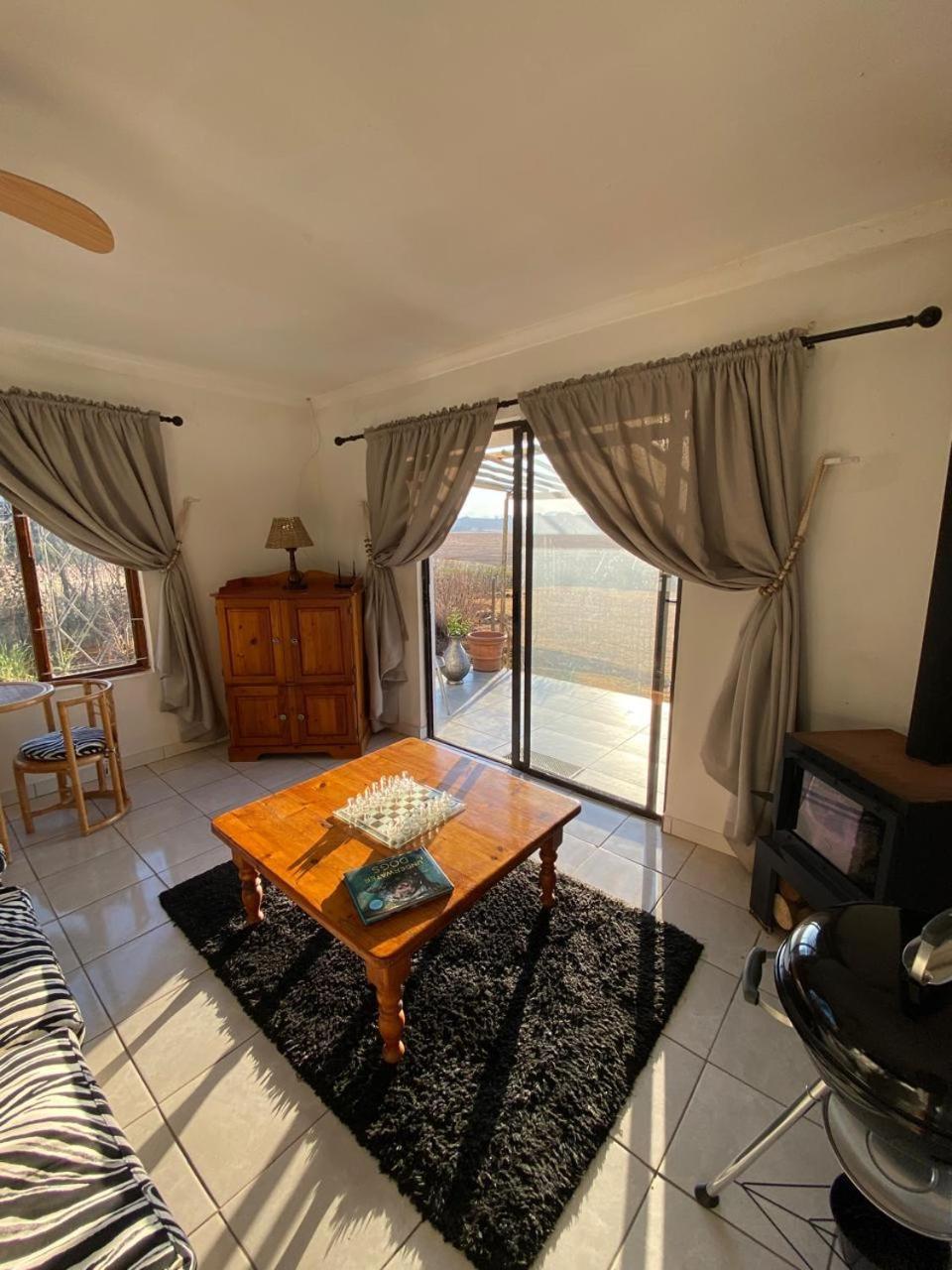 Sani Pass View Cottage Himeville Esterno foto
