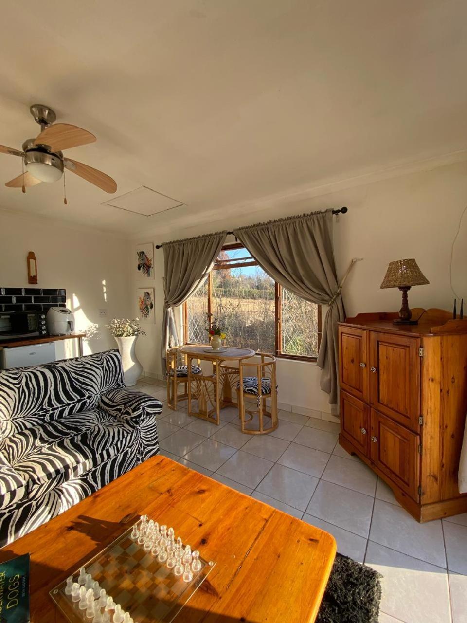 Sani Pass View Cottage Himeville Esterno foto