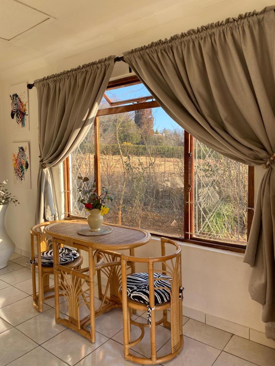 Sani Pass View Cottage Himeville Esterno foto